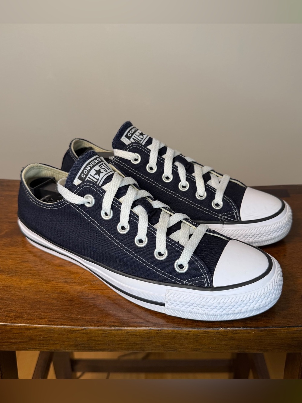 Converse Chuck Taylor All Star Low Top Navy Men’s 6 Women’s 8 Canvas Sneakers